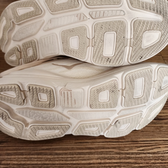 Size 9B - Women's HOKA BONDI 9 Beige - Picture 11 of 11